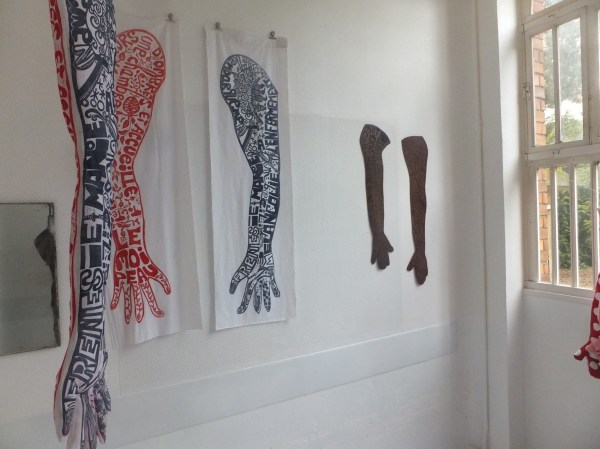 serre-moi-fort-mais-pas-trop-installation-epsm-des-flandres-samia-kachkachi-5